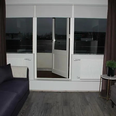 Svala By Heimaleiga Apartmán